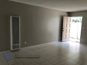 2186 Pacific in Costa Mesa, CA - Foto de edificio - Building Photo