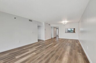 6530 Boca Del Mar Dr in Boca Raton, FL - Building Photo - Building Photo
