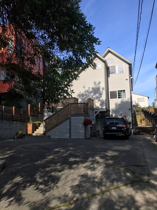 916 Martin Luther King Jr Way S. in Seattle, WA - Foto de edificio - Building Photo