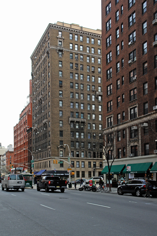 401-407 Amsterdam Ave in New York, NY - Building Photo - Building Photo