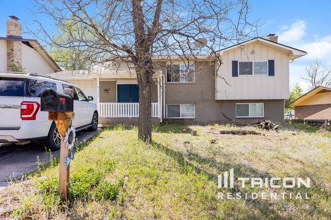 property at 625 Rowe Ln