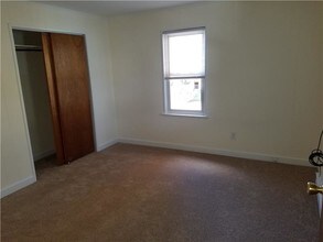 323 Birch Ave in Horsham, PA - Building Photo - Building Photo