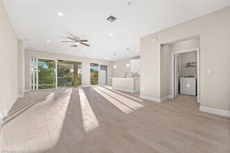 2318 Sawyers Hill Rd in Naples, FL - Foto de edificio - Building Photo