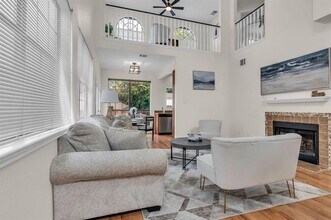 903 Azalia Dr in Lewisville, TX - Building Photo - Building Photo