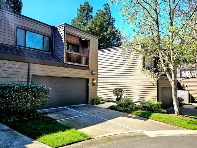 1935 Everidge Ct in Walnut Creek, CA - Foto de edificio - Building Photo
