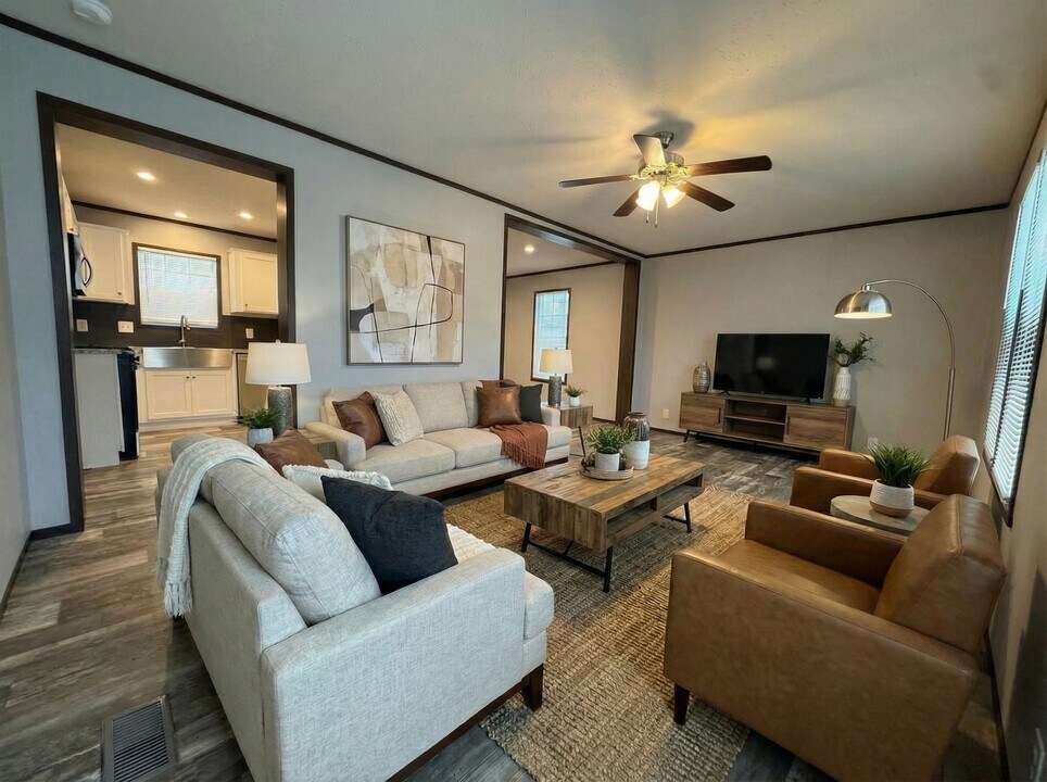 11960 Springbrook Ct in Romeo, MI - Building Photo