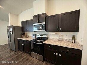 8161 Lumber Wy in Jacksonville, FL - Building Photo - Building Photo