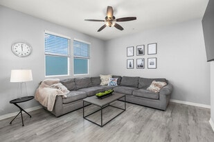 502 Lark Wy in Imperial Beach, CA - Building Photo