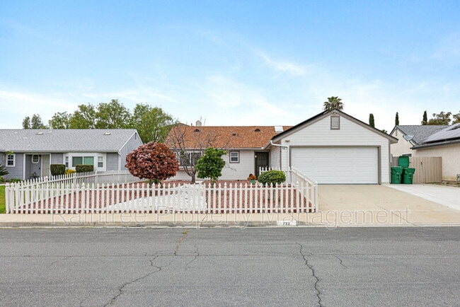 732 Butterfield Rd