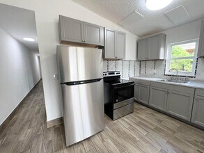 1050 W 7th St in Riviera Beach, FL - Building Photo - Building Photo