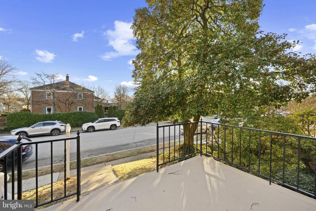 132 Overbrook Rd in Baltimore, MD - Building Photo