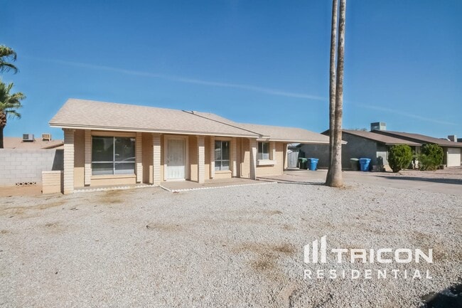 8948 W Heatherbrae Dr in Phoenix, AZ - Building Photo - Building Photo