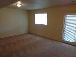 1127 Kensington Dr in North Salt Lake, UT - Building Photo - Building Photo