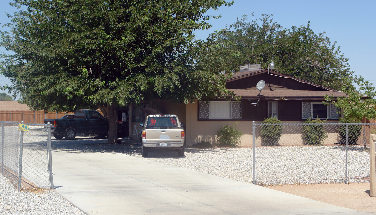 13250 Mohawk Rd in Apple Valley, CA - Building Photo