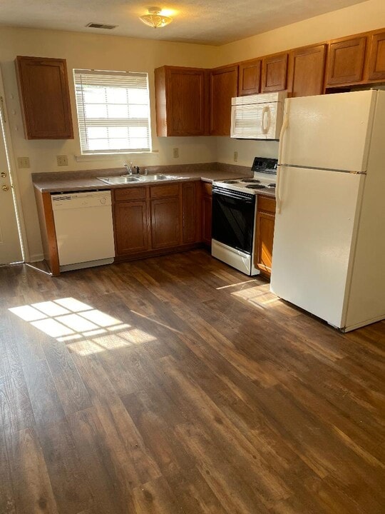 2020 Merrick Dr in Richmond, KY - Foto de edificio