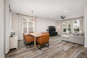 11 N 13th St in McAllen, TX - Building Photo - Building Photo