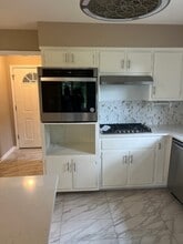 1451 Snapfinger Rd in Decatur, GA - Foto de edificio - Building Photo