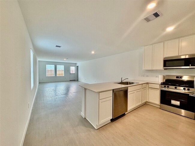 property at 5003 Esperanza Ter Dr