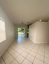 1074 Bluewood Terrace in Weston, FL - Building Photo - Building Photo