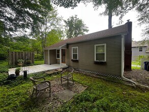 102 Lake Rd in Coventry, CT - Building Photo - Building Photo