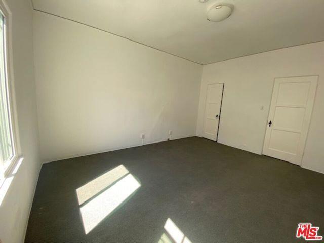 property at 425 S Oakhurst Dr