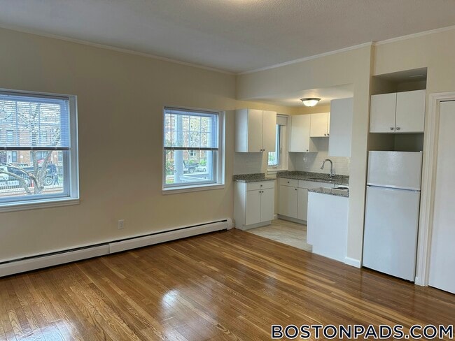 2018 Commonwealth Ave, Unit 38 in Boston, MA - Building Photo - Building Photo