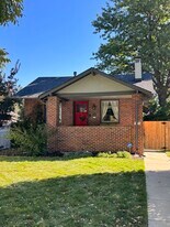 2270 Holly St in Denver, CO - Building Photo