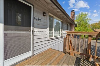 6089 SW Valley Ave in Beaverton, OR - Foto de edificio - Building Photo