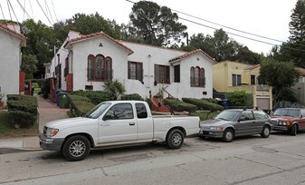2040 Valentine St in Los Angeles, CA - Building Photo