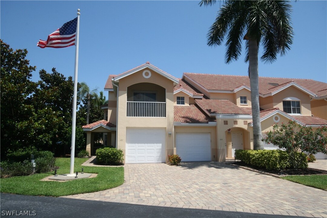 28611 Carriage Home Dr in Bonita Springs, FL - Building Photo