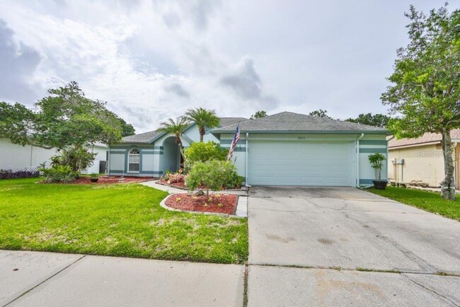 1205 Ventana Dr in Sun City Center, FL - Building Photo - Building Photo