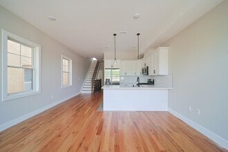 40 Wright Ave in Jersey City, NJ - Building Photo - Building Photo