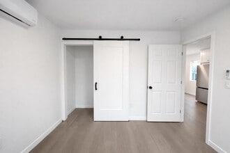 6905 Noble Ave, Unit 2 in Van Nuys, CA - Building Photo - Building Photo