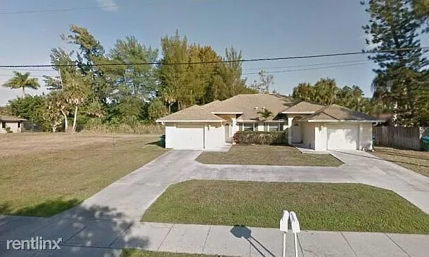 815 SE 24th Ave in Cape Coral, FL - Foto de edificio