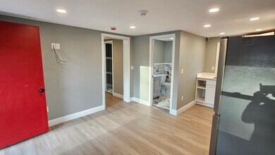 825 Scenic Hwy in Bourne, MA - Building Photo - Building Photo