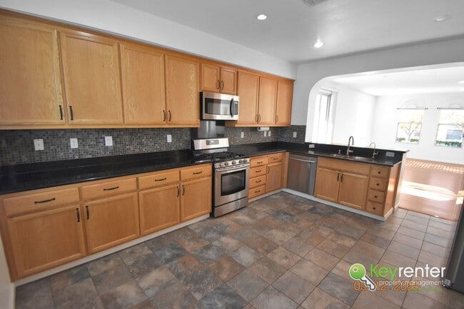 2127 Amaryllis Cir in San Ramon, CA - Foto de edificio - Building Photo