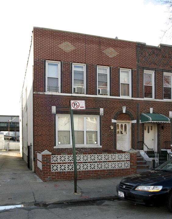 1418 E 2nd St in Brooklyn, NY - Building Photo