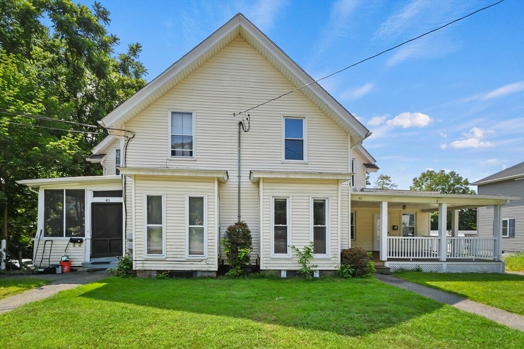 42 W Main St in Ware, MA - Building Photo