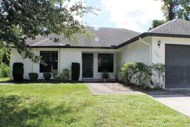 1667 SW California Blvd in Port St. Lucie, FL - Building Photo - Building Photo