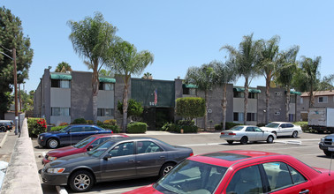 Estes Palms Apartments in El Cajon, CA - Building Photo - Building Photo