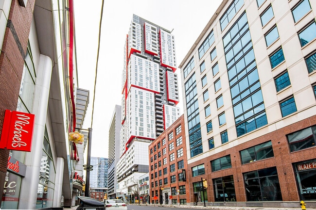 property at 318-1318 Richmond St W