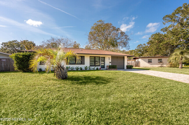 1241 Hibiscus St in St. Augustine, FL - Foto de edificio - Building Photo