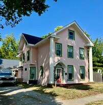 124 E 32nd St in Indianapolis, IN - Building Photo