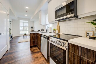 132 Woolwich St in Kitchener, ON - Building Photo - Building Photo