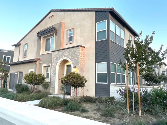 property at 3601 E Moonlight St