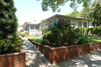 611 E San Jose Ave in Burbank, CA - Building Photo - Building Photo