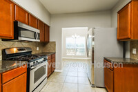 8231 Rosemary Drive in Baytown, TX - Foto de edificio - Building Photo