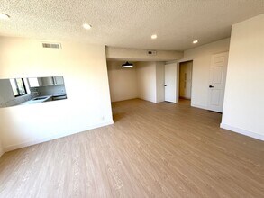 1444 Centinela Ave, Unit 6 in Los Angeles, CA - Foto de edificio - Building Photo