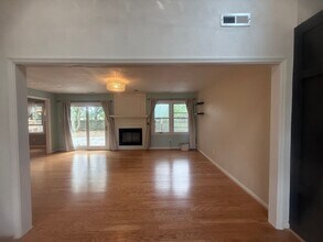 912 Park Landing Ct in Virginia Beach, VA - Foto de edificio - Building Photo