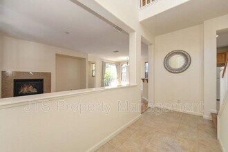 280 Soaring Hawk Ln in Sacramento, CA - Building Photo - Building Photo